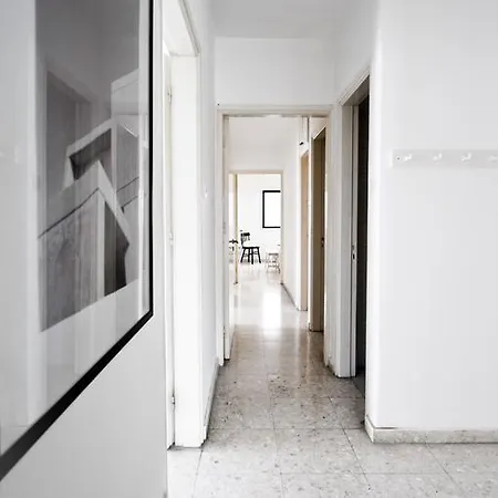Artist Flat * لارنكا